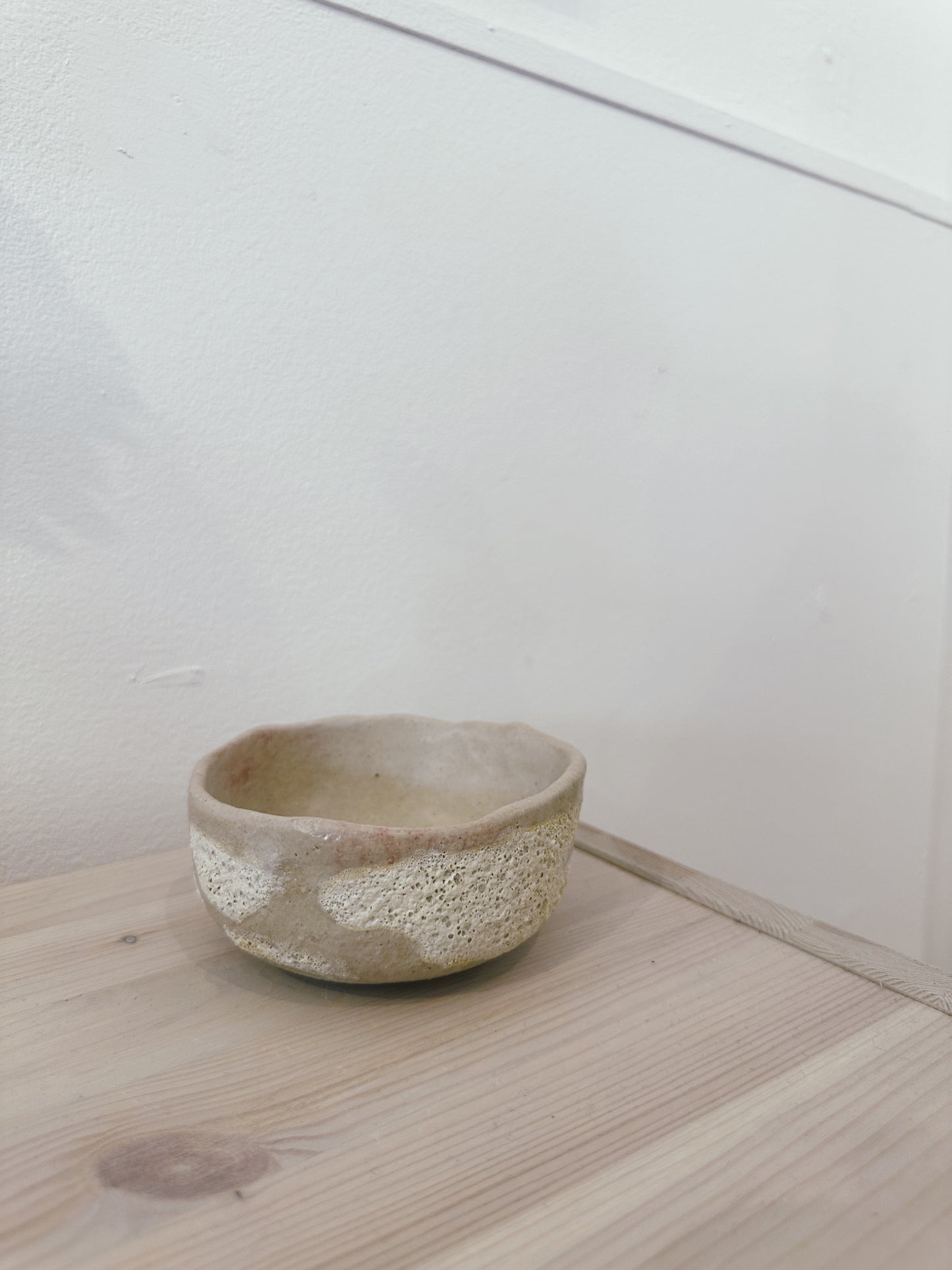Soft Rose Magma Cup - Black dots