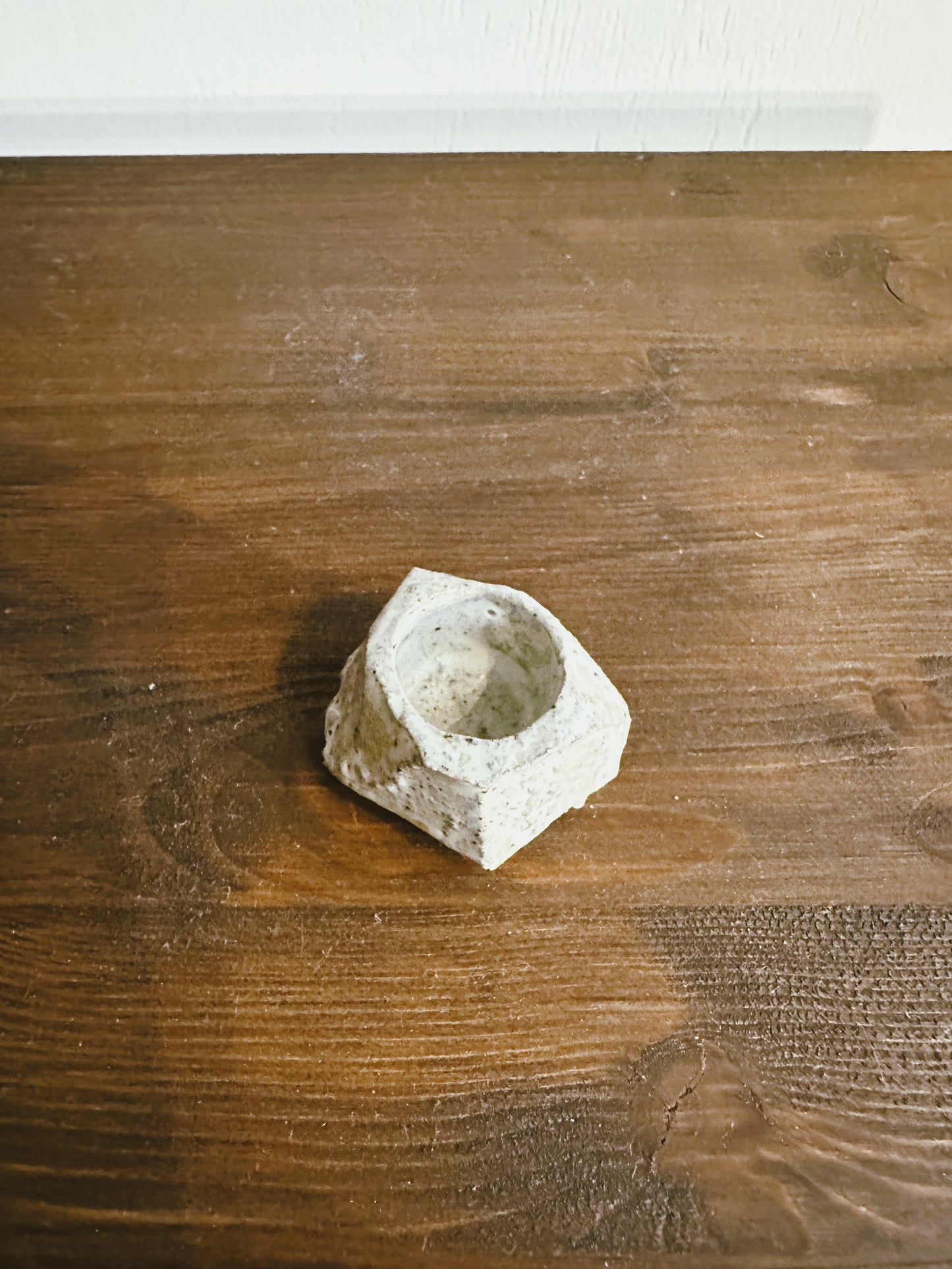 Kurinuki - candleholder - small grey pearl