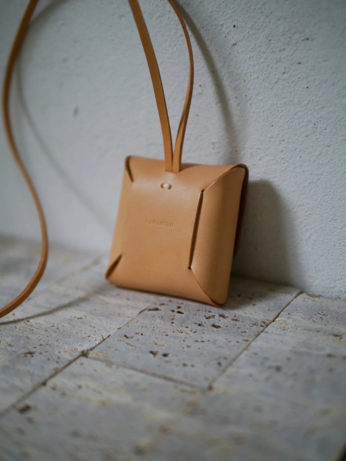 KAMAROAN - Woven Mini Case - Natural