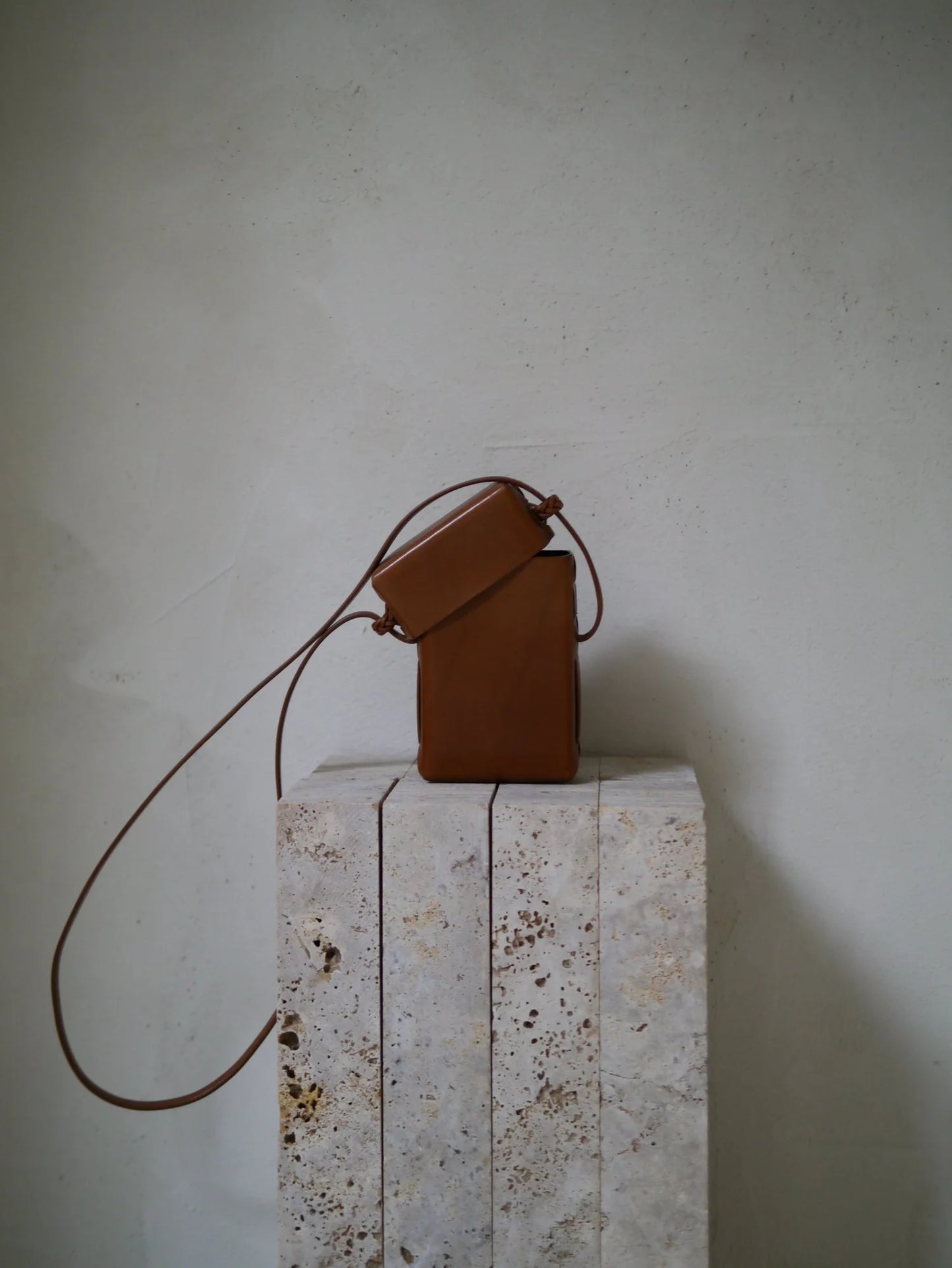 KAMAROAN - Woven Camera Pouch - Chestnut