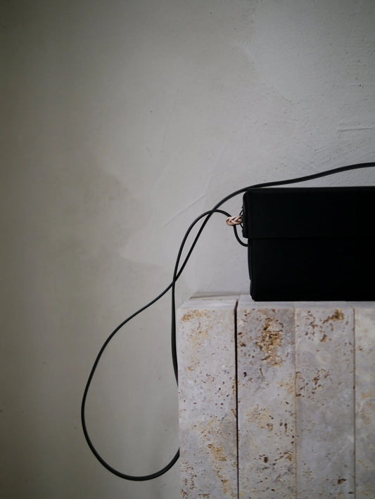 KAMAROAN - Woven Lid Bag - Black