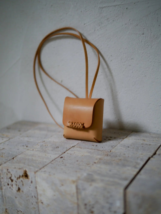 KAMAROAN - Woven Mini Case - Natural