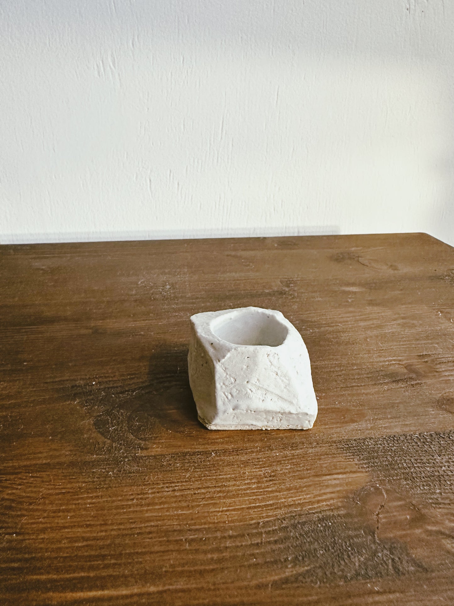 Kurinuki - candleholder - small white