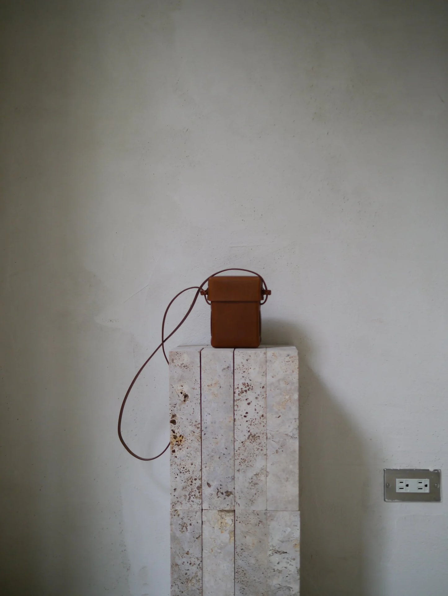 KAMAROAN - Woven Camera Pouch - Chestnut