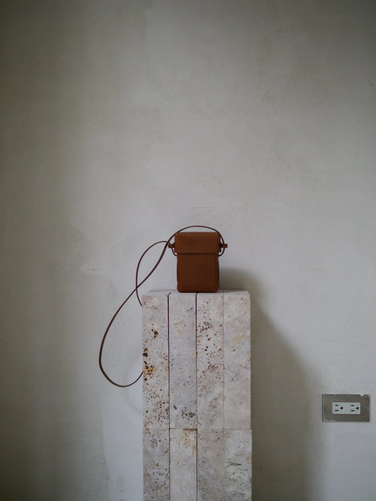 KAMAROAN - Woven Camera Pouch - Chestnut