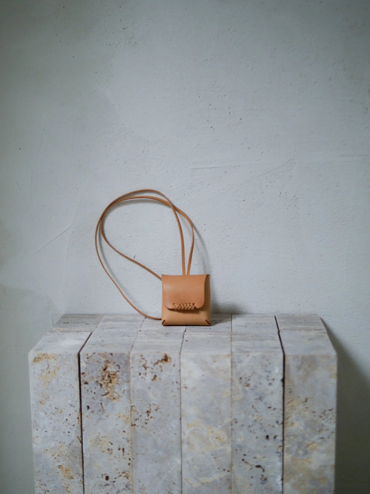 KAMAROAN - Woven Mini Case - Natural