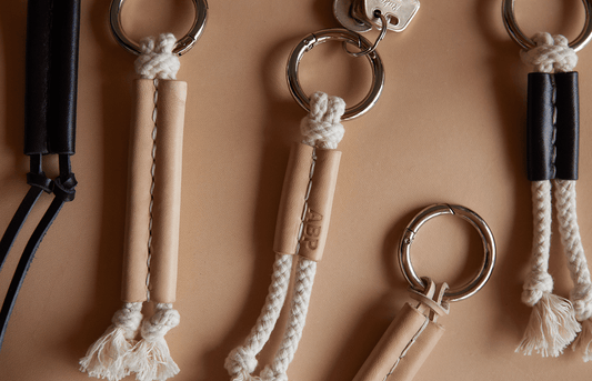 SVEND - Nøglering i kernelæder